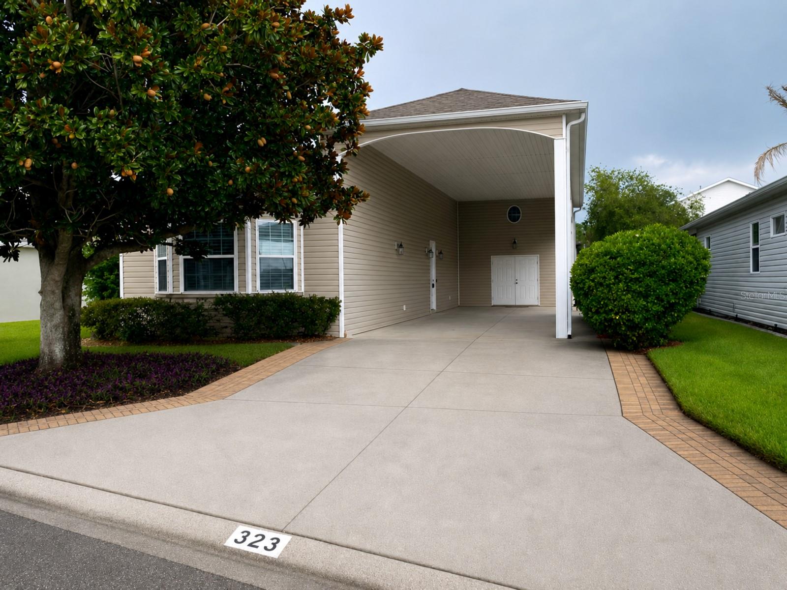 323 Travelers, Polk City, FL 33868