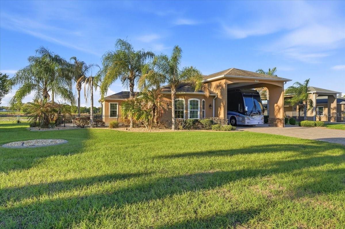 576 Meandering, Polk City, FL 33868