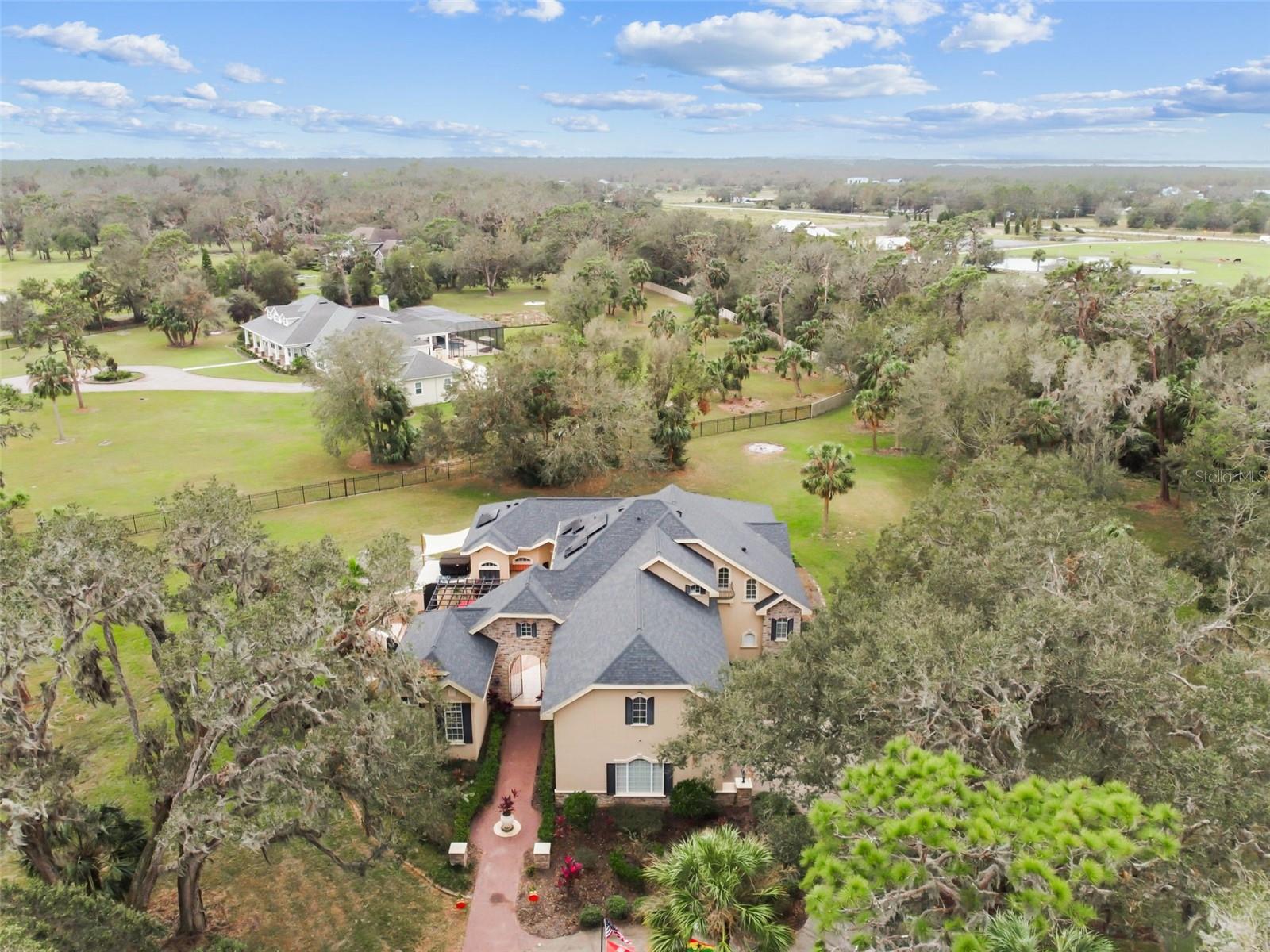 12709 Mannhurst Oak, Lithia, FL 33547