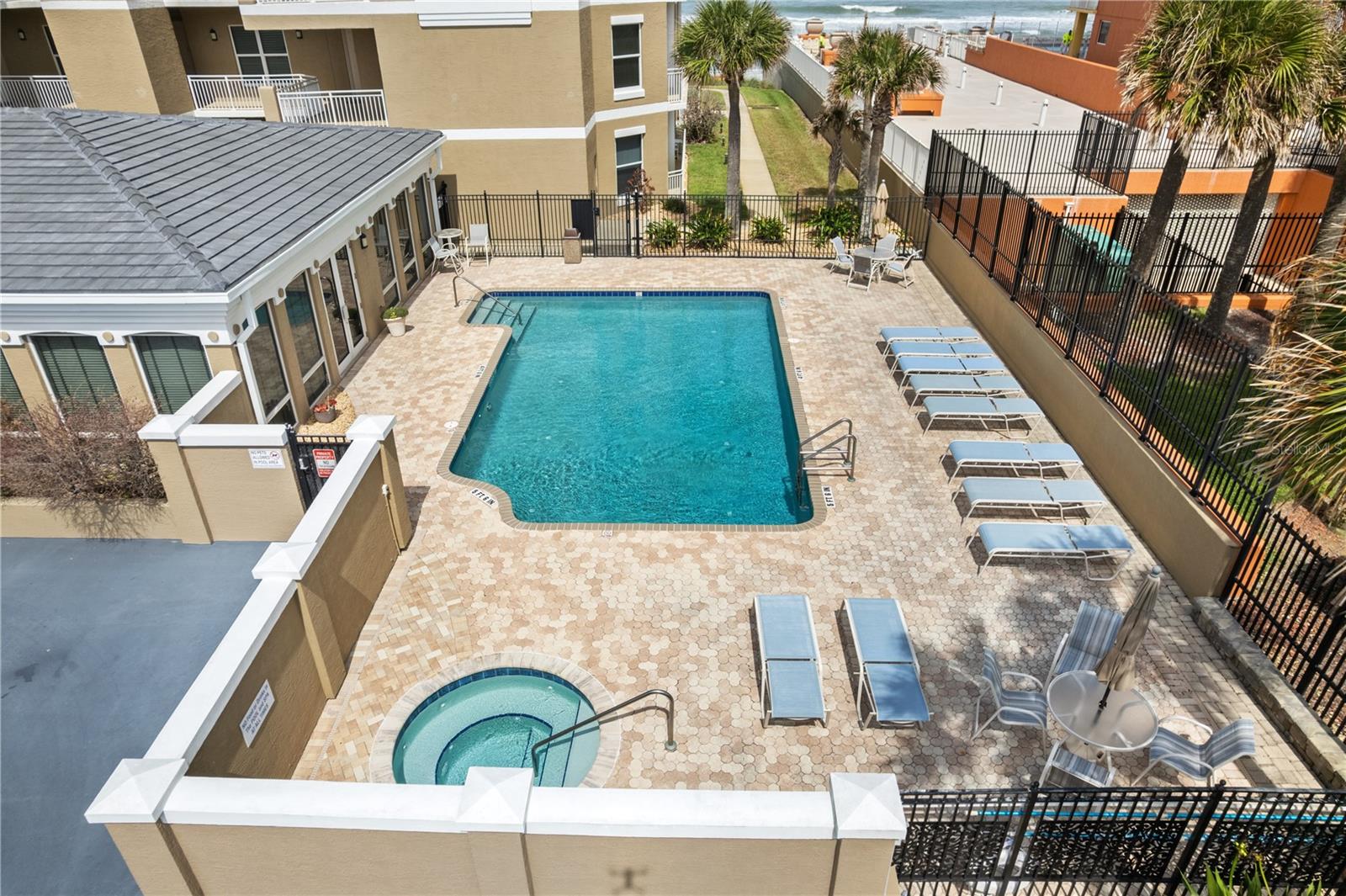 2855 Atlantic Unit 201, Daytona Beach, FL 32118