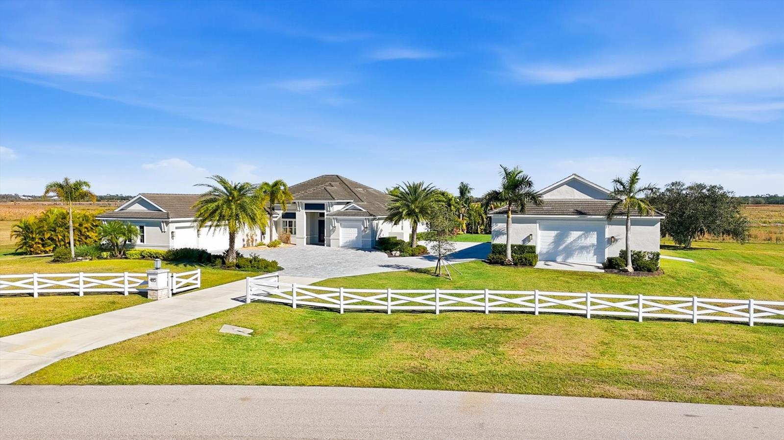 3467 Compound, Sarasota, FL 34240