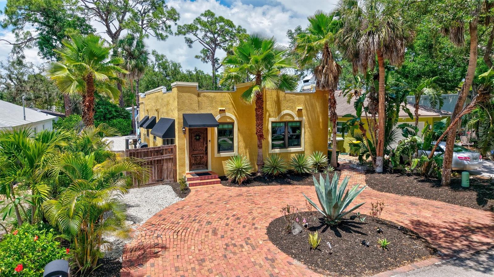 2437 Floyd, Sarasota, FL 34239