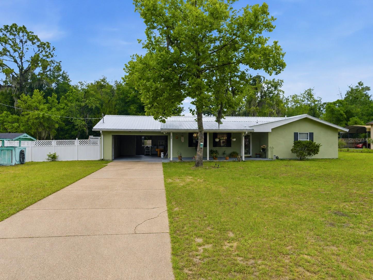 334 7th, Interlachen, FL 32148