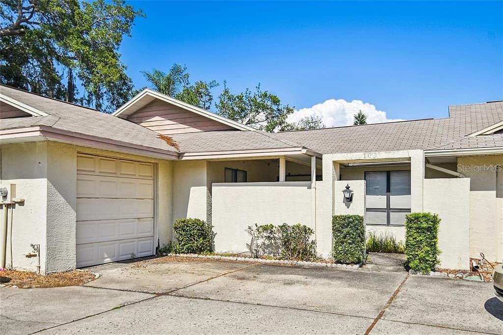 103 Lakeside Colony, Tarpon Springs, FL 34689