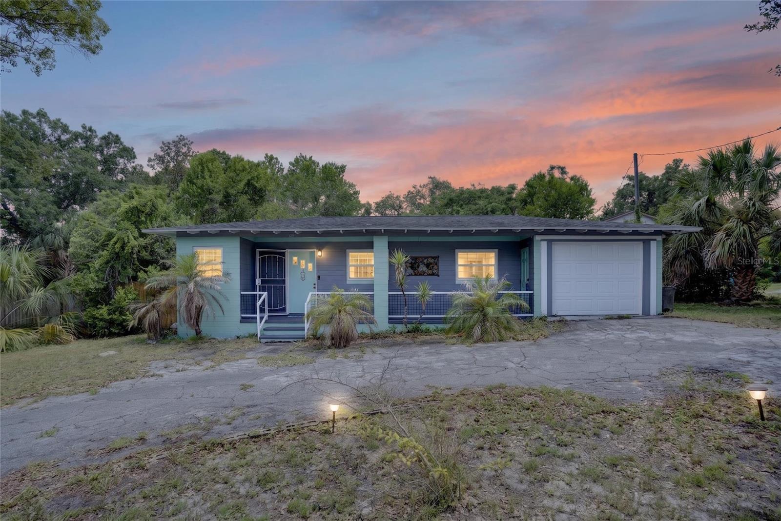 129 Colomba, Debary, FL 32713