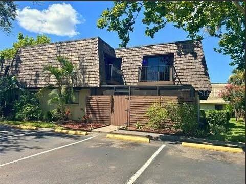 15202 Pond Woods Unit 9, Tampa, FL 33618
