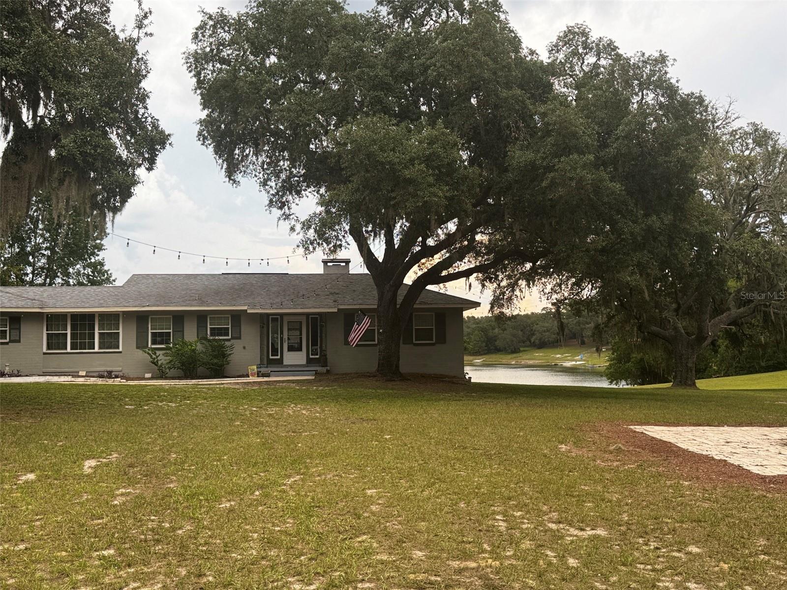 10615 142nd Avenue, Ocklawaha, FL 32179