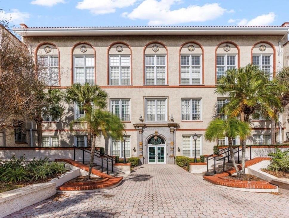 701 Mirror Lake Unit 317, St Petersburg, FL 33701
