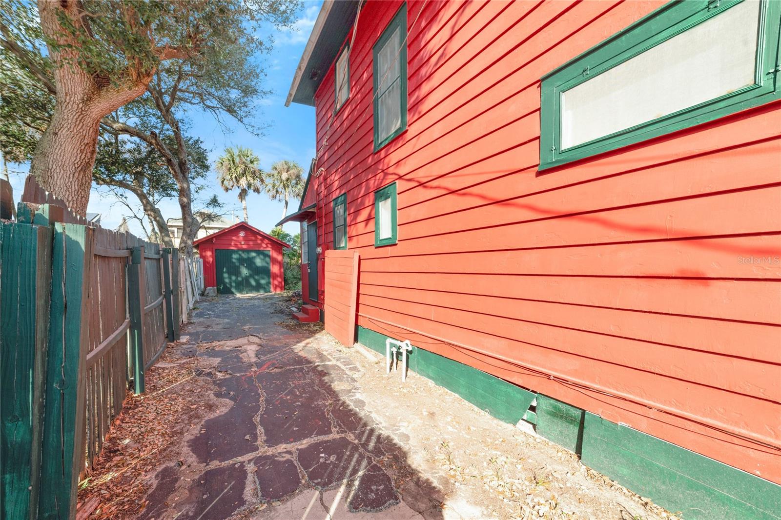 415 Braddock, Daytona Beach, FL 32118