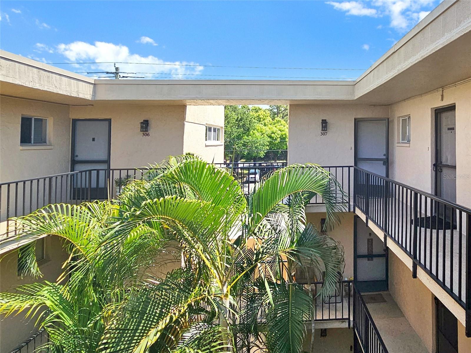 2763 Woodgate Unit 307, Sarasota, FL 34231