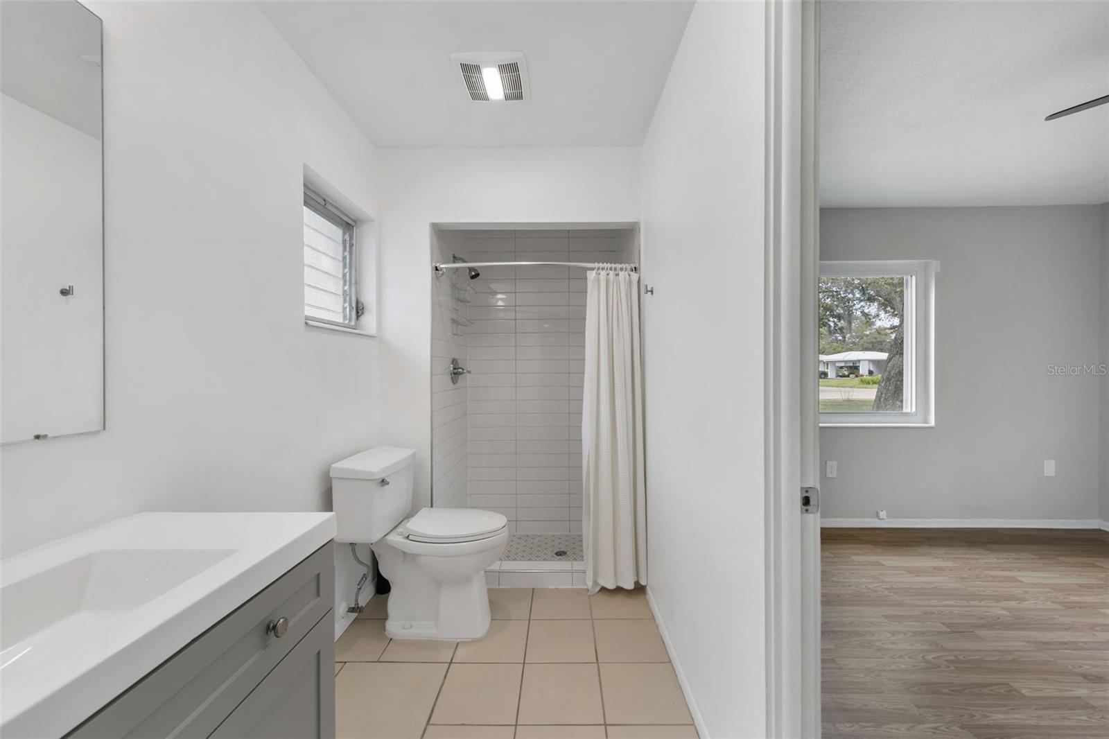 3915 Schwalbe Unit 128, Sarasota, FL 34235