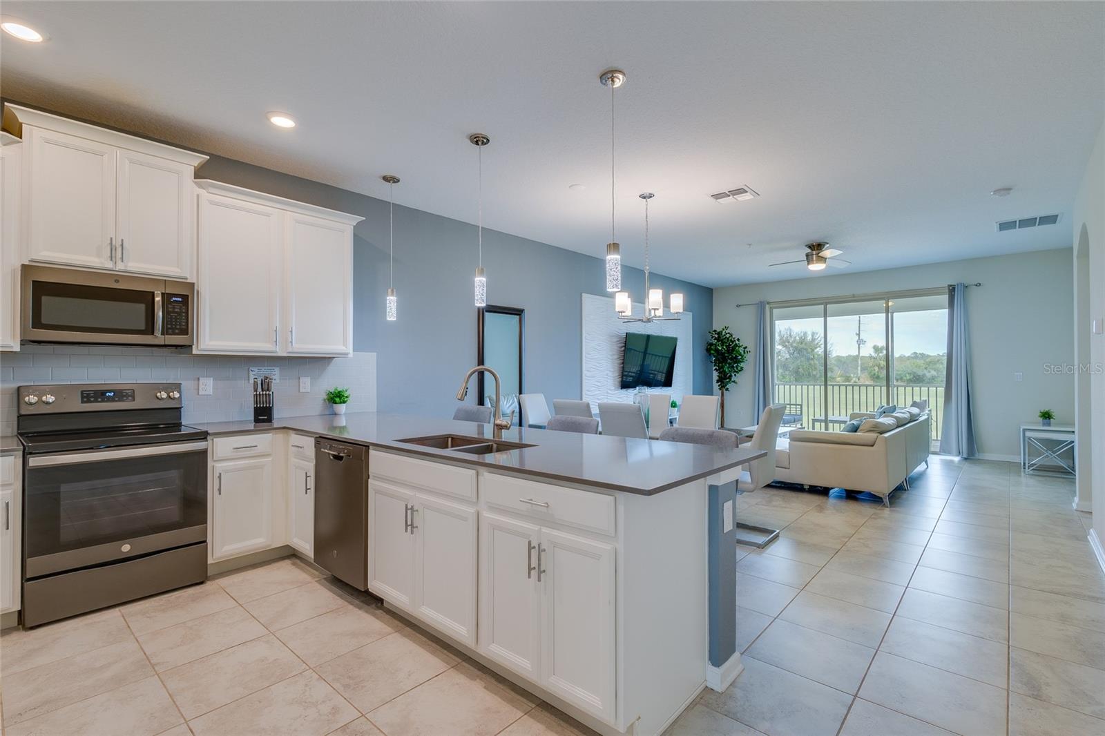 815 Ocean Course Unit 815, Davenport, FL 33896