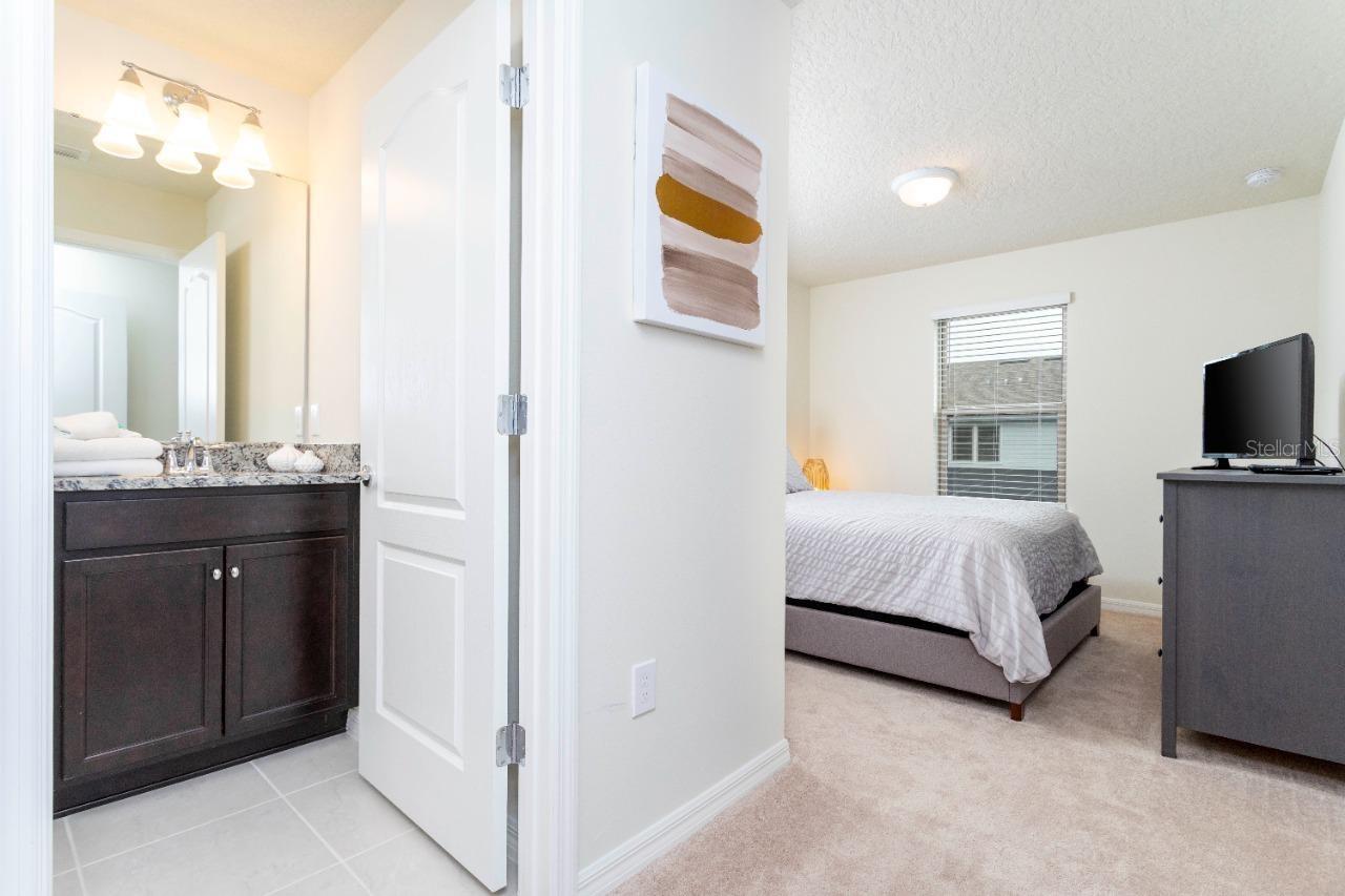 2429 Dubai, Kissimmee, FL 34747