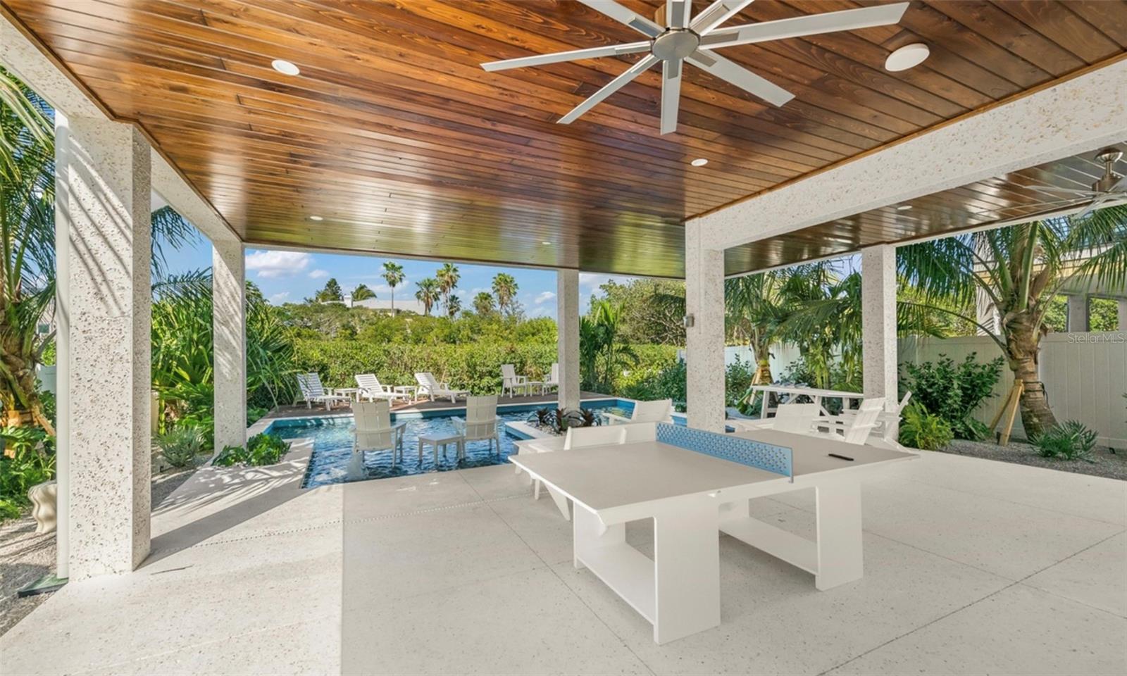 404 North Shore Dr, Anna Maria, FL 34216