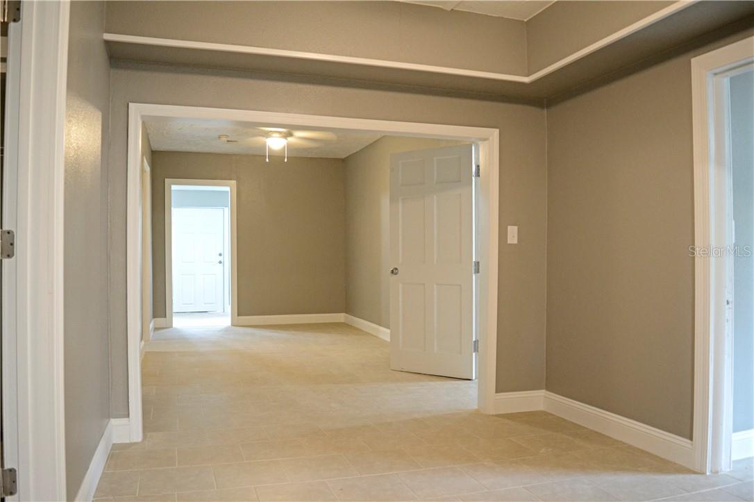 647 Delaware, Deland, FL 32720