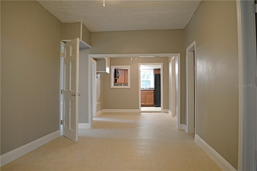 647 Delaware, Deland, FL 32720