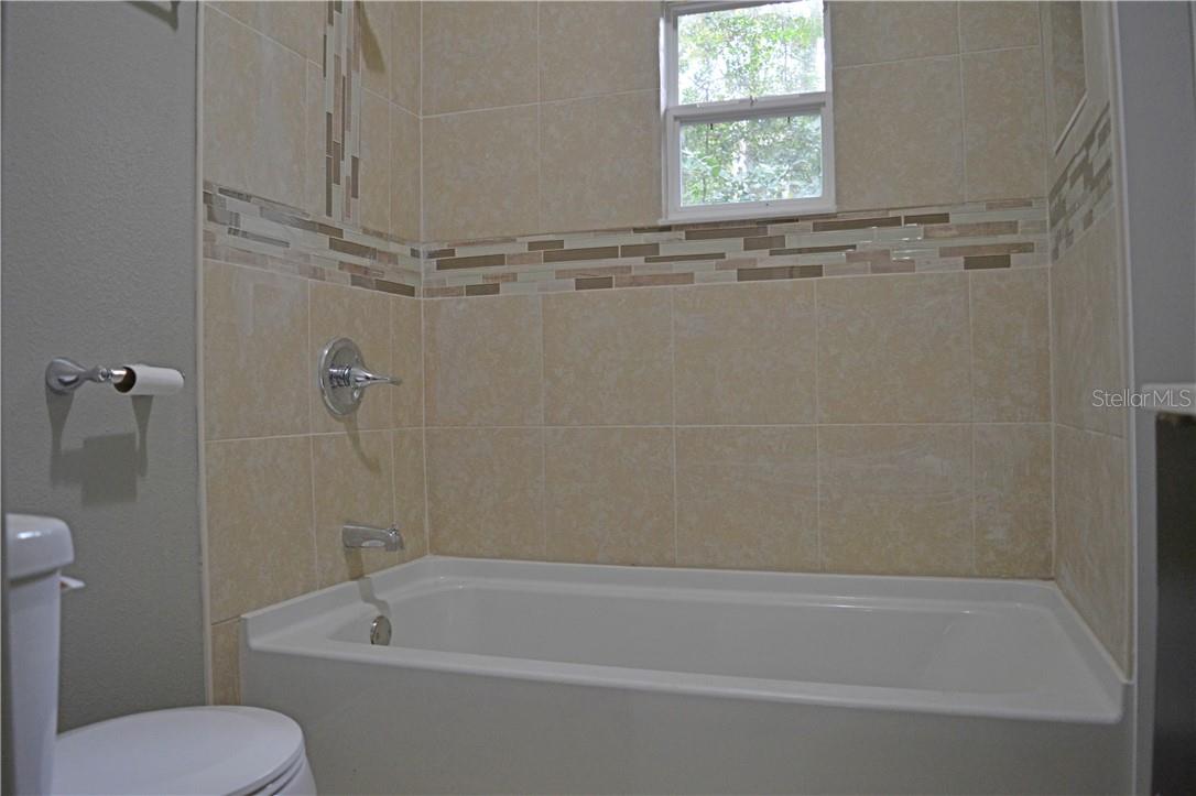 647 Delaware, Deland, FL 32720