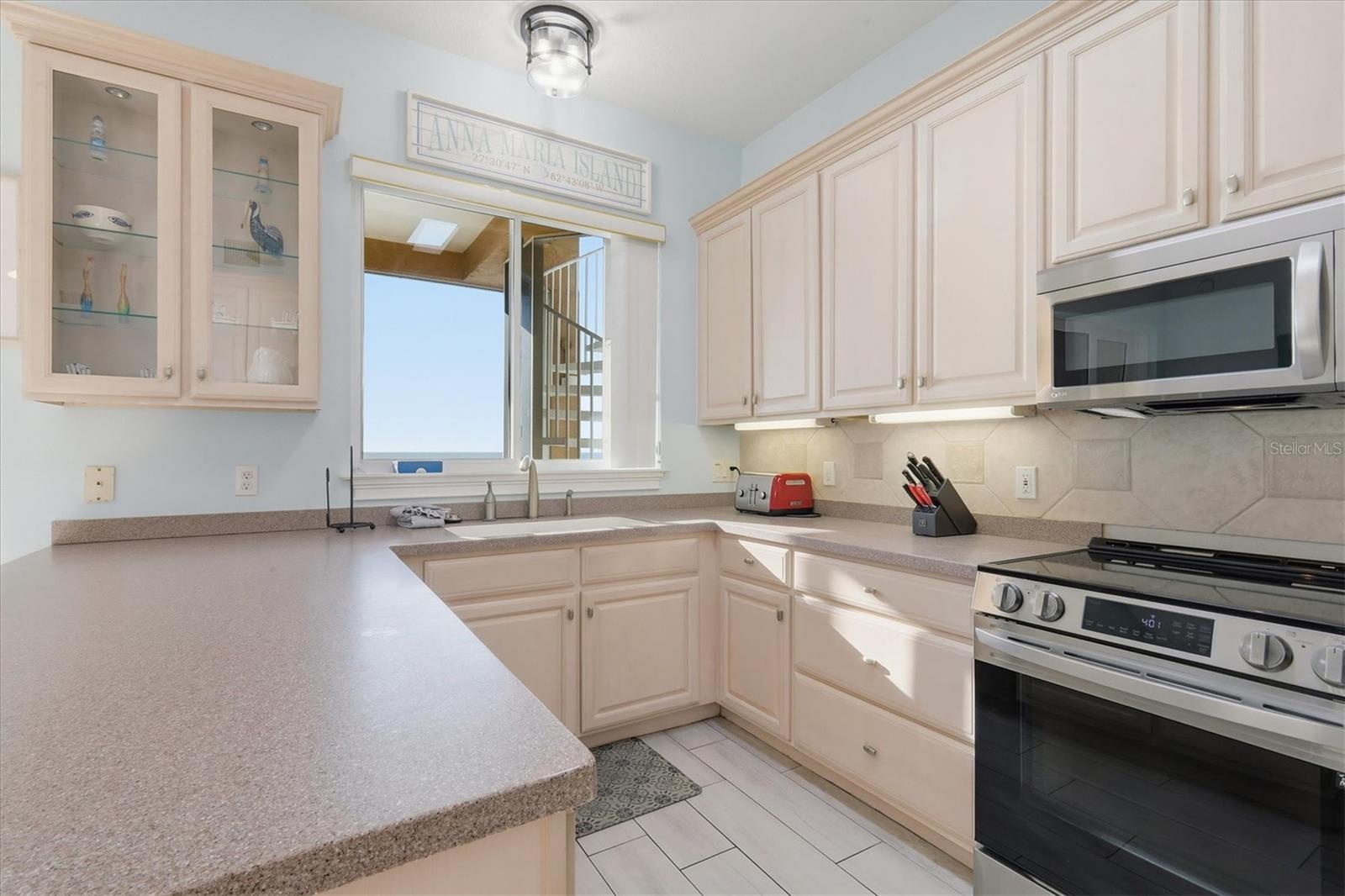 1900 Gulf Unit 4, Bradenton Beach, FL 34217