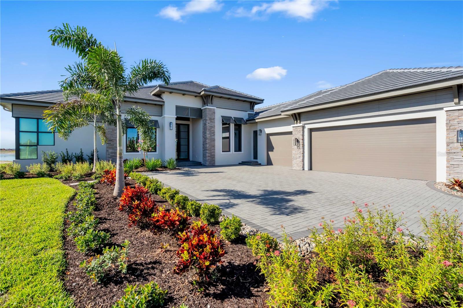 1018 Blue Shell, Sarasota, FL 34240