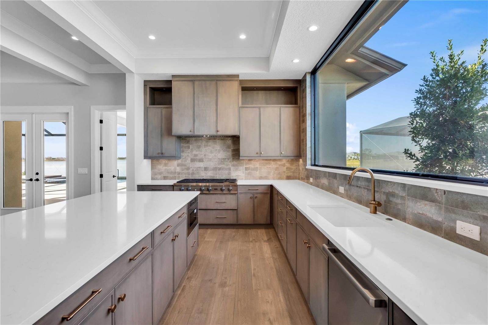 1018 Blue Shell, Sarasota, FL 34240