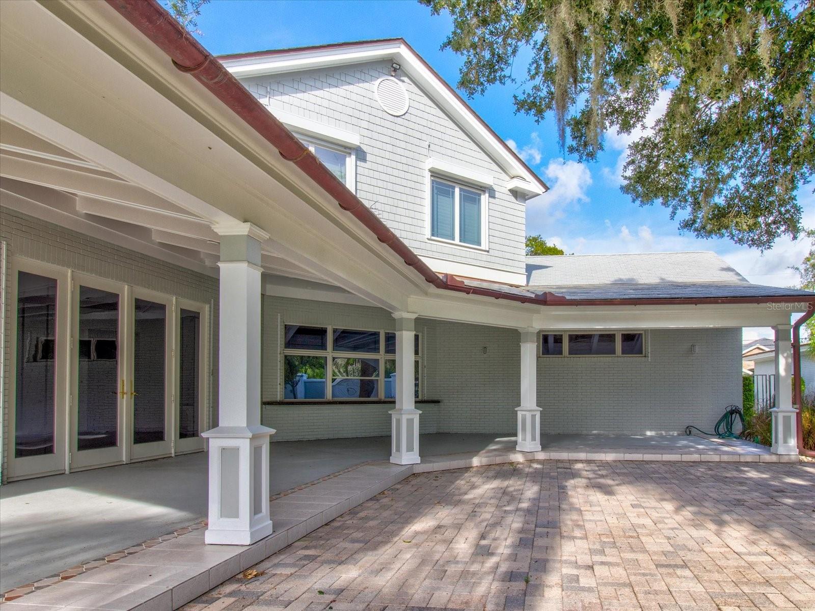 518 Riverside, Tarpon Springs, FL 34689