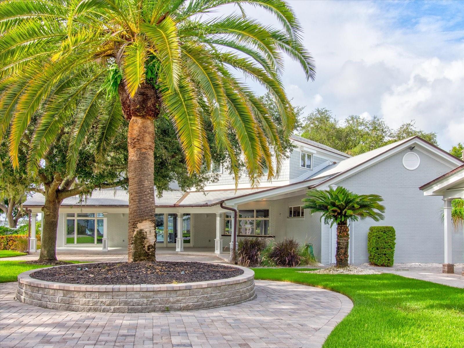518 Riverside, Tarpon Springs, FL 34689