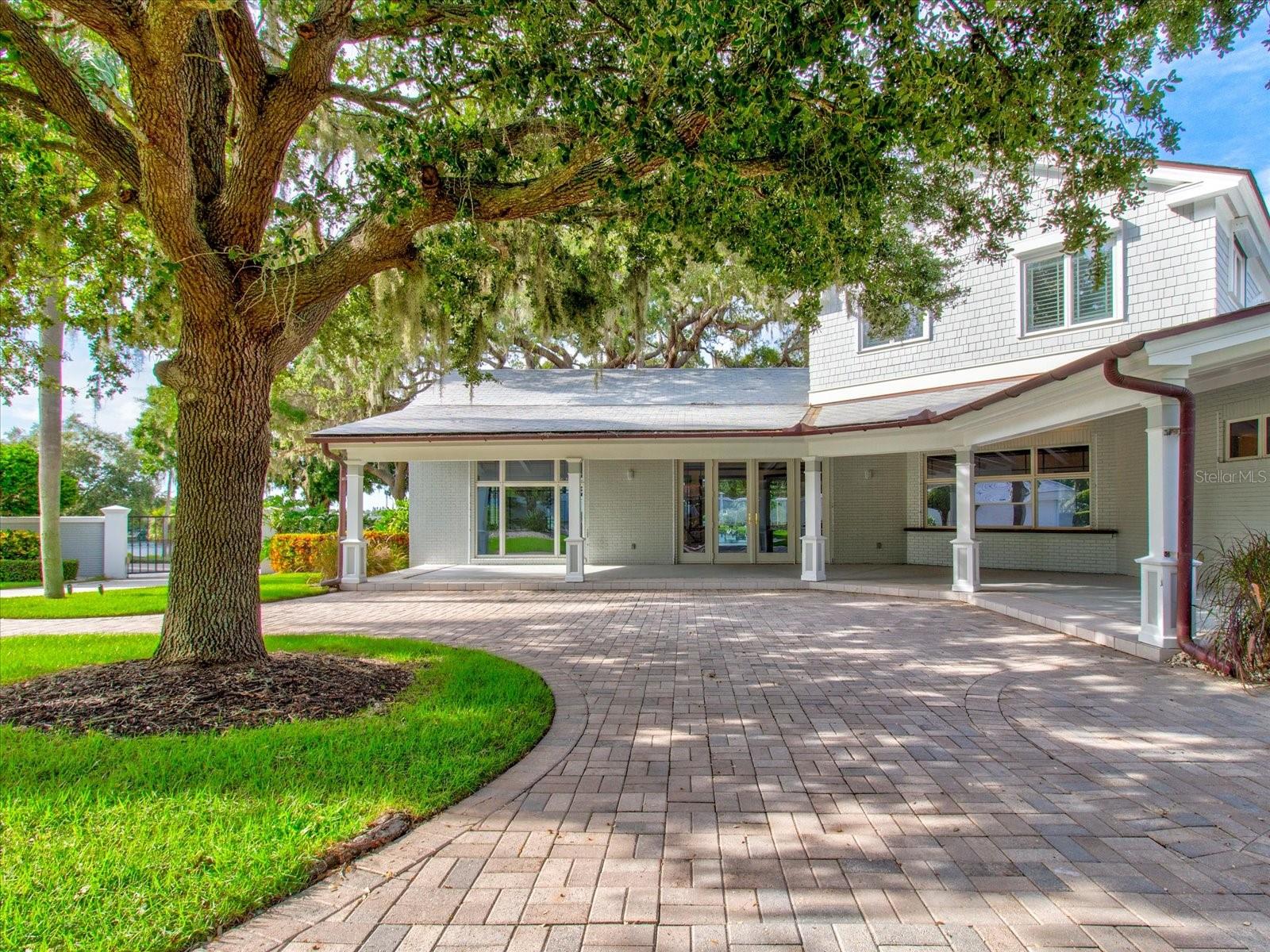 518 Riverside, Tarpon Springs, FL 34689