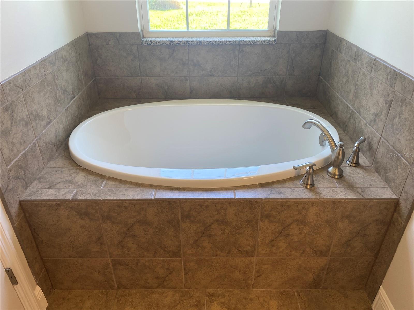 1828 Spaniel, North Port, FL 34288