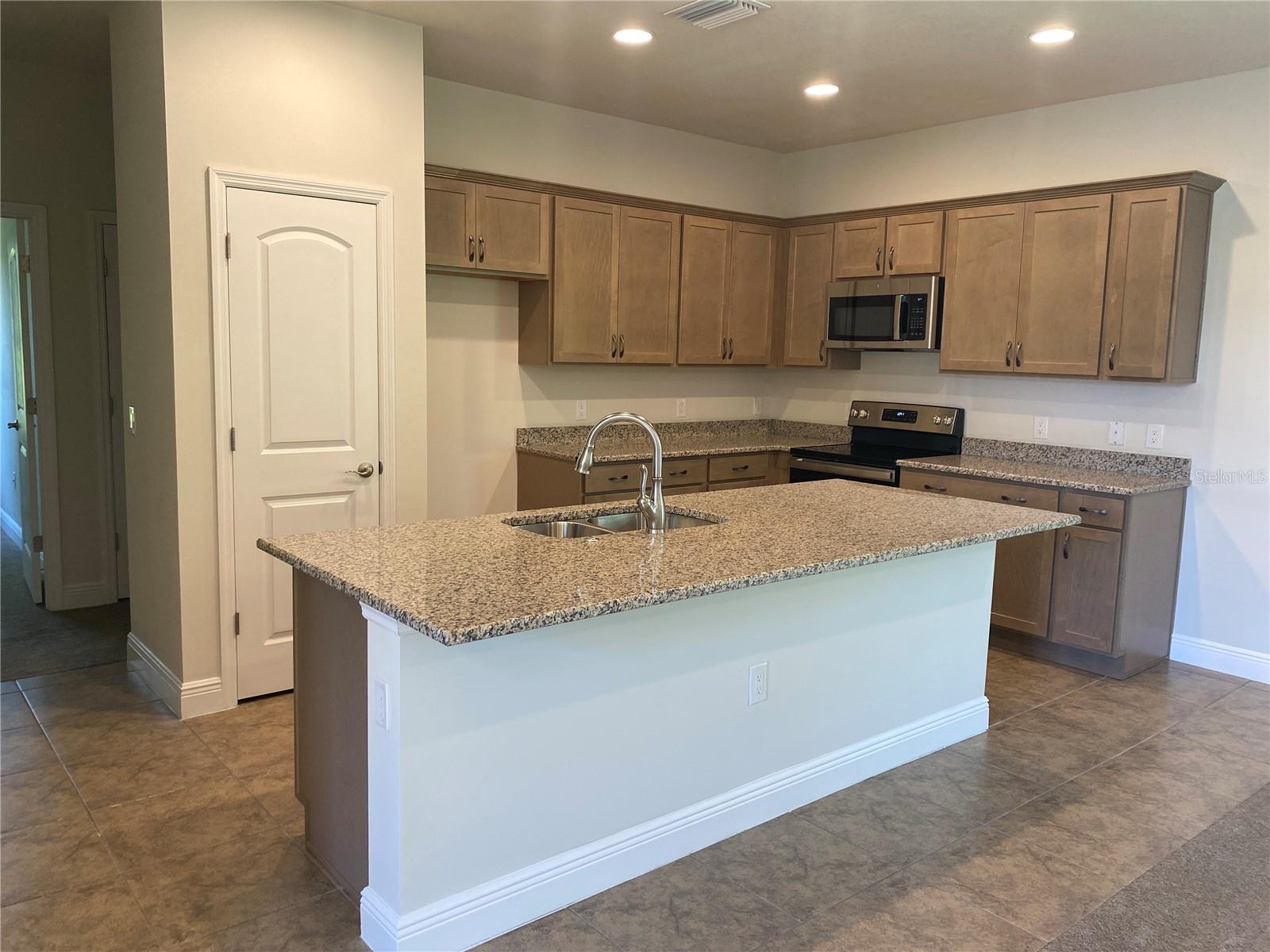 1828 Spaniel, North Port, FL 34288