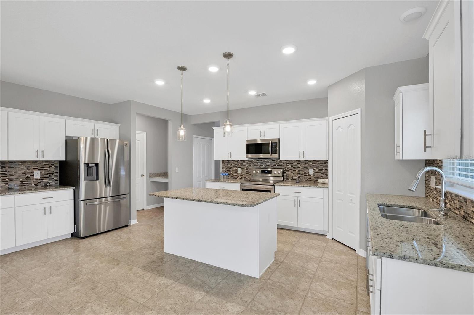 2179 W Price Blvd, North Port, FL 34286