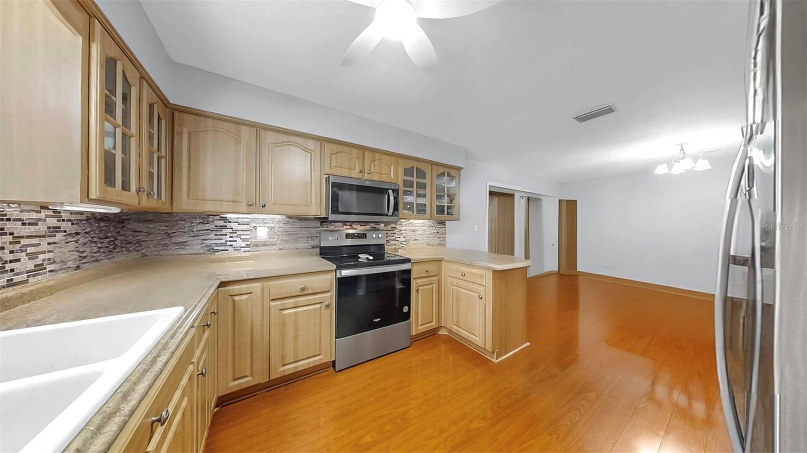 38919 3rd, Zephyrhills, FL 33542