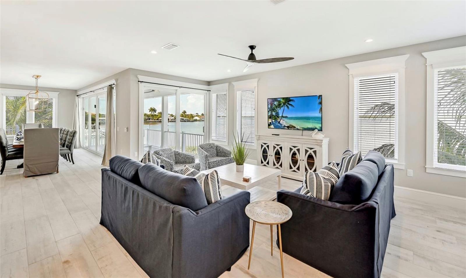 2516 Avenue A, Bradenton Beach, FL 34217