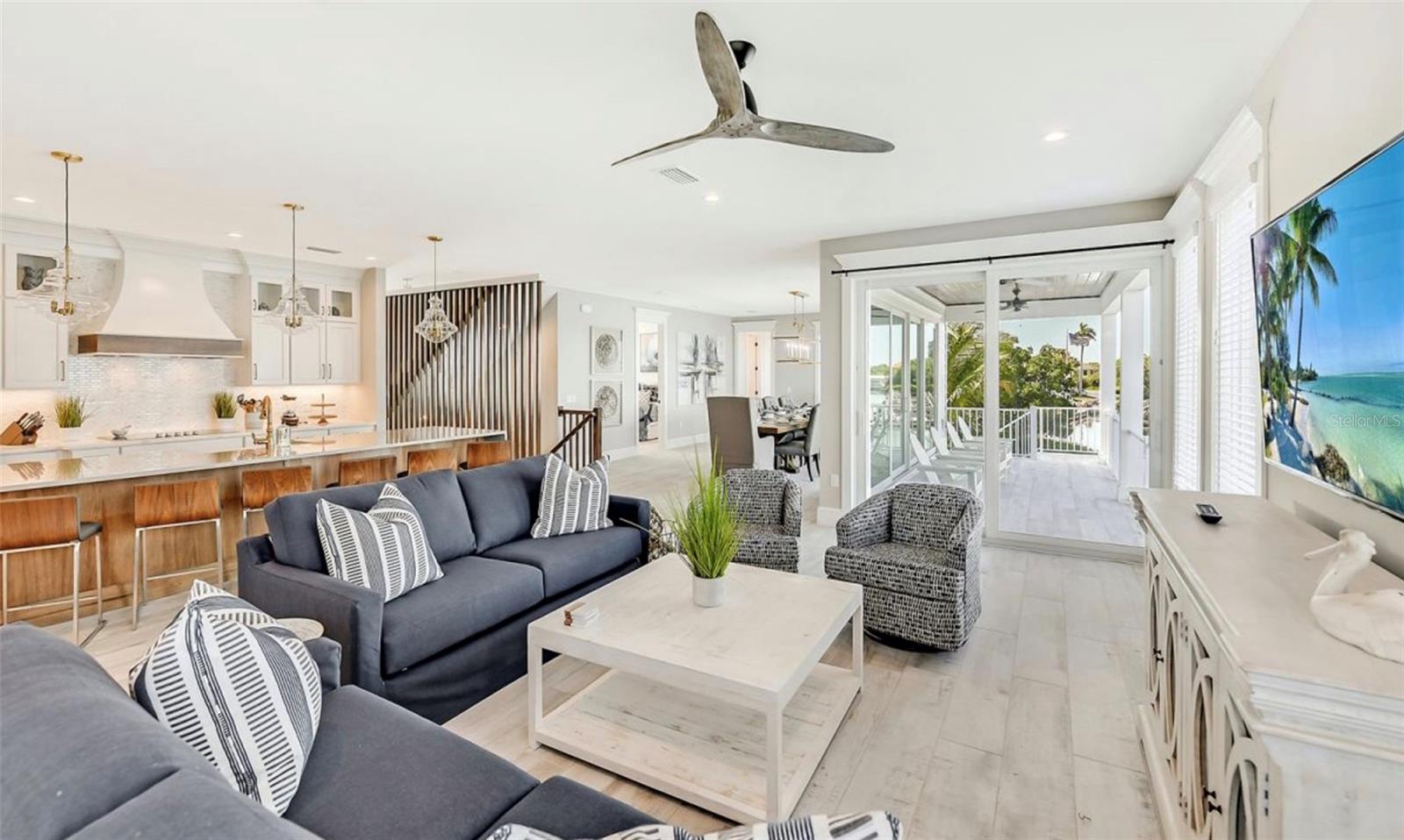 2516 Avenue A, Bradenton Beach, FL 34217