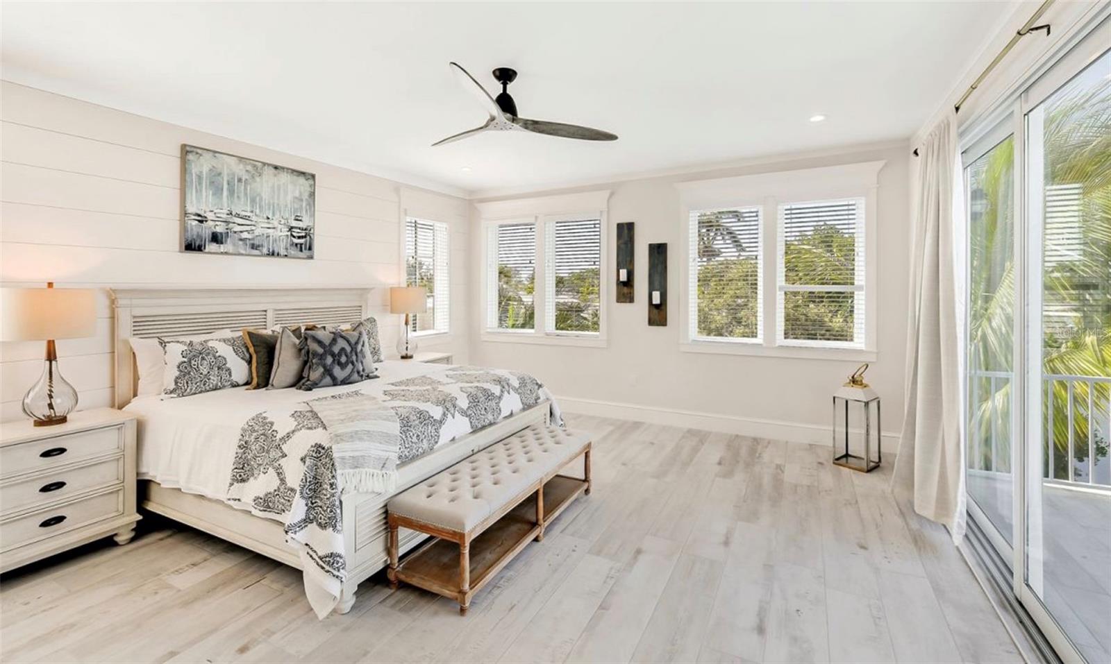 2516 Avenue A, Bradenton Beach, FL 34217