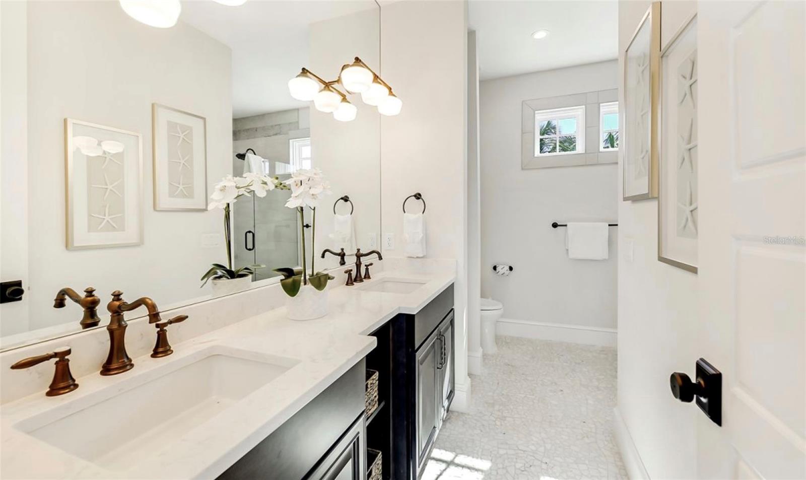 2516 Avenue A, Bradenton Beach, FL 34217