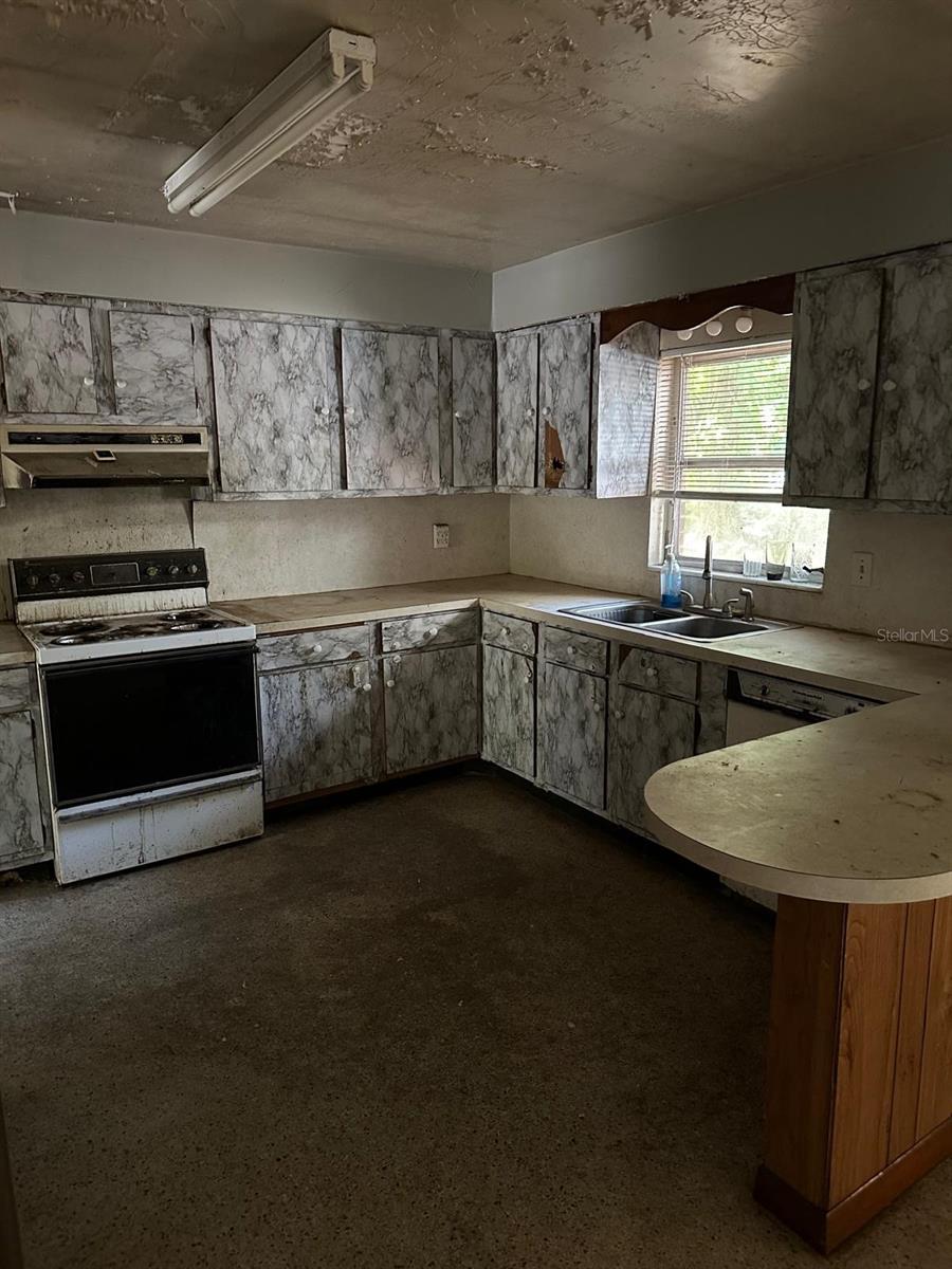 1918 Mountain Lake Cutoff, Lake Wales, FL 33859
