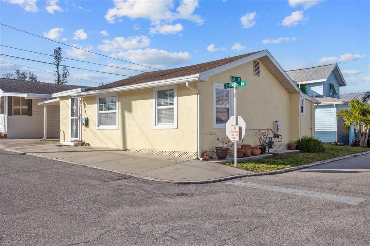 6 Seminole, Bradenton, FL 34208