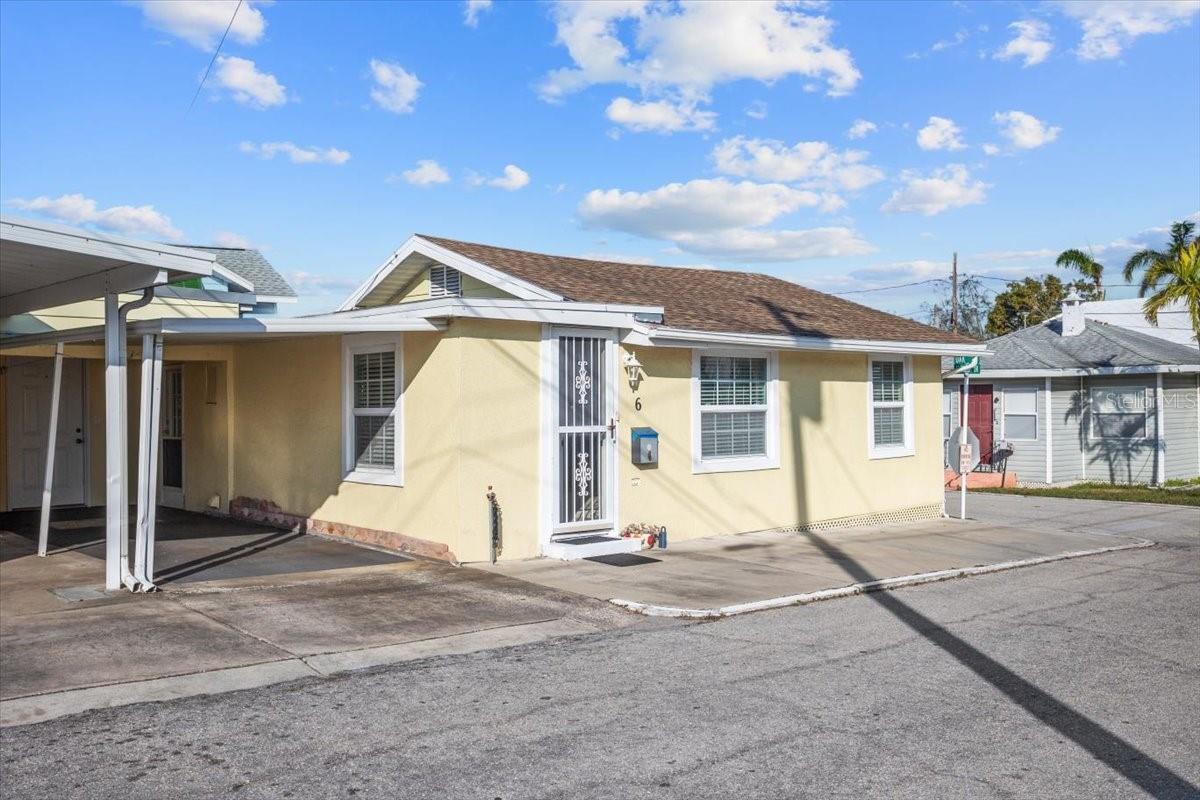 6 Seminole, Bradenton, FL 34208
