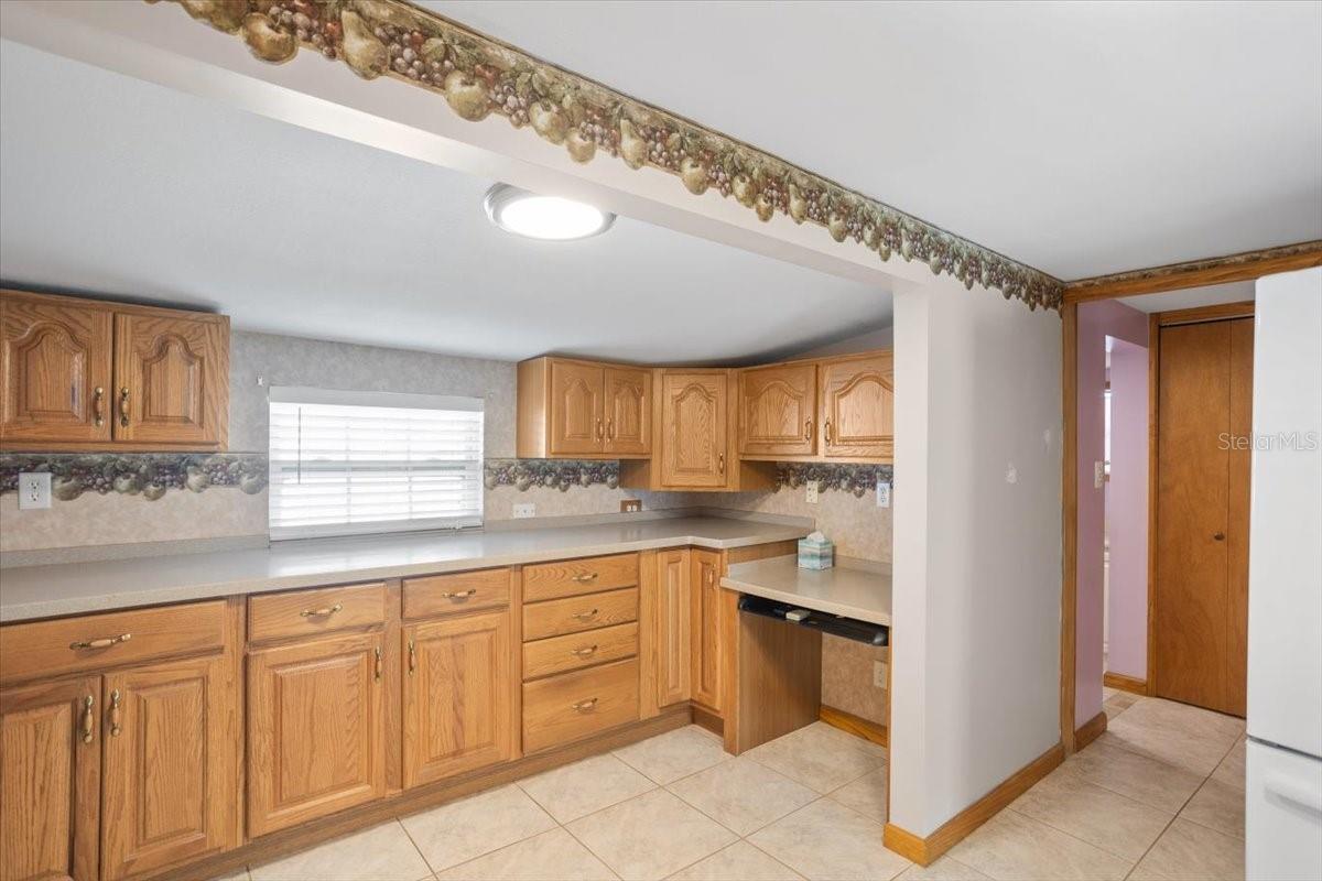 6 Seminole, Bradenton, FL 34208