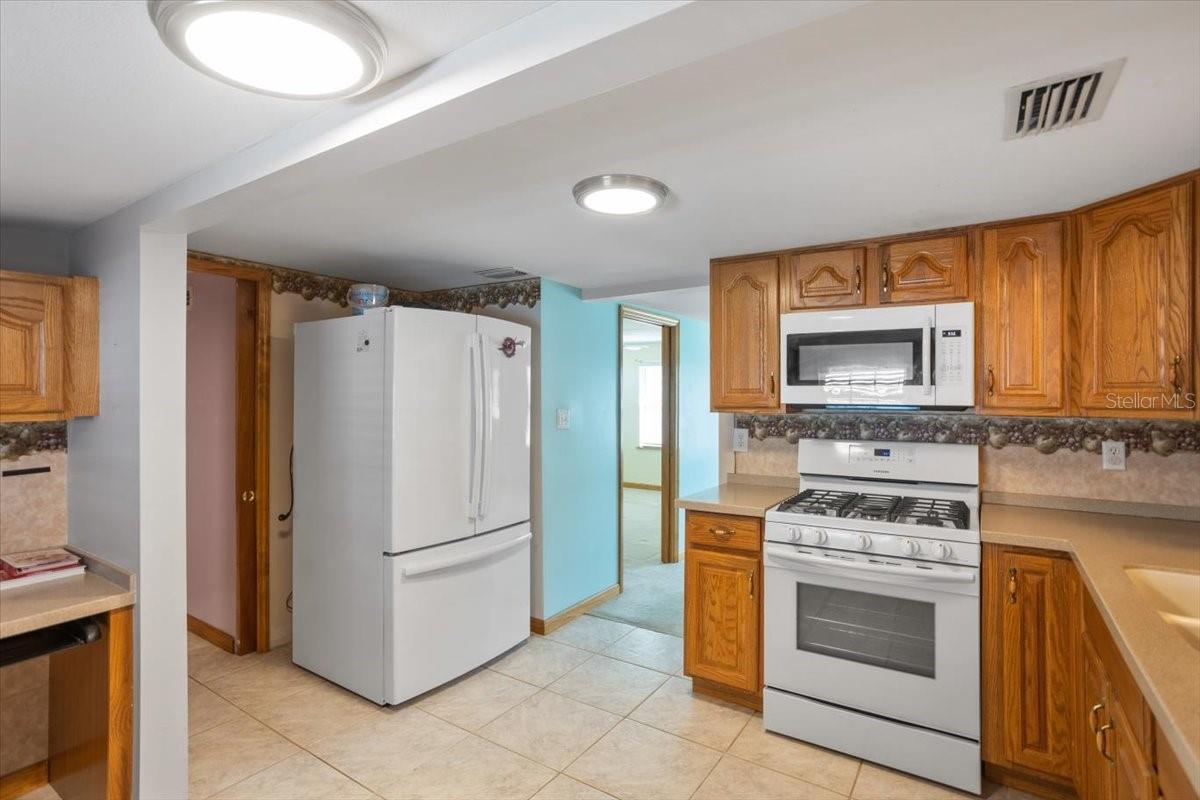 6 Seminole, Bradenton, FL 34208