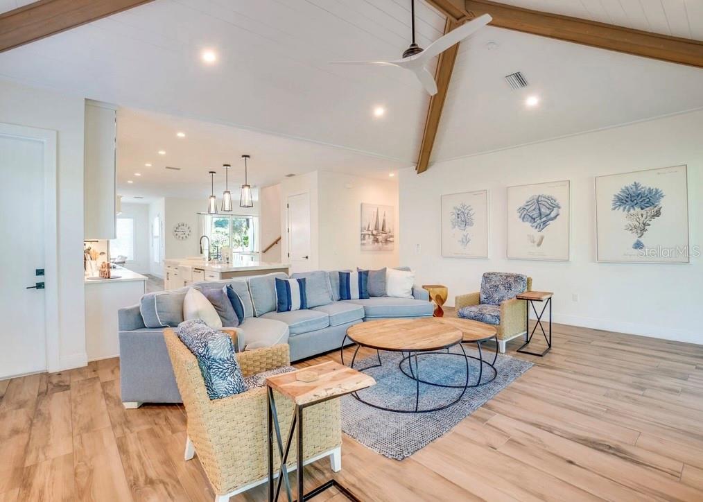 9403 Gulf Dr, Anna Maria, FL 34216