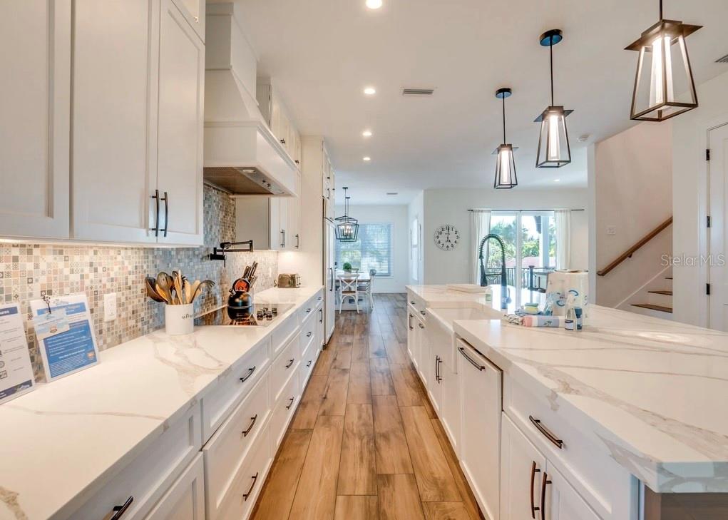 9403 Gulf Dr, Anna Maria, FL 34216