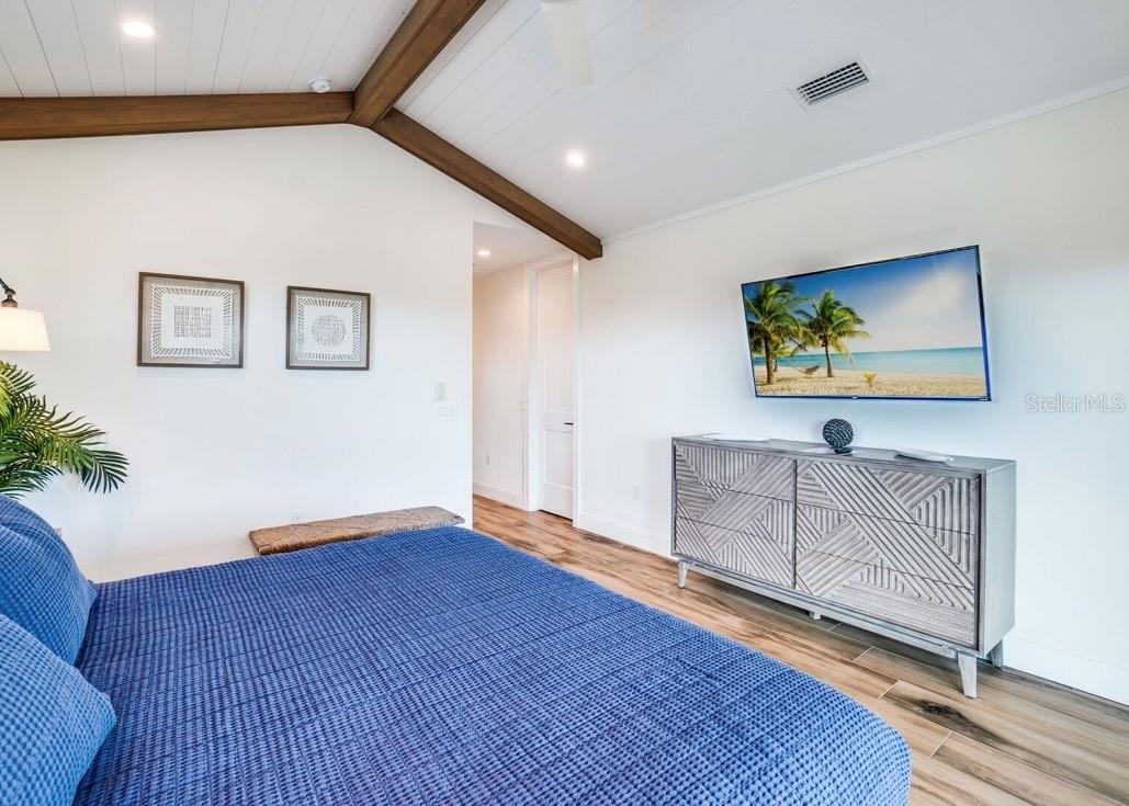 9403 Gulf Dr, Anna Maria, FL 34216