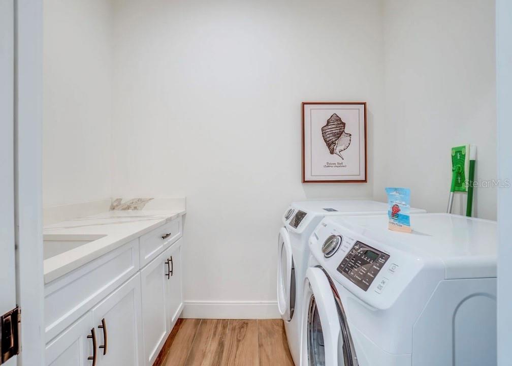 9403 Gulf Dr, Anna Maria, FL 34216