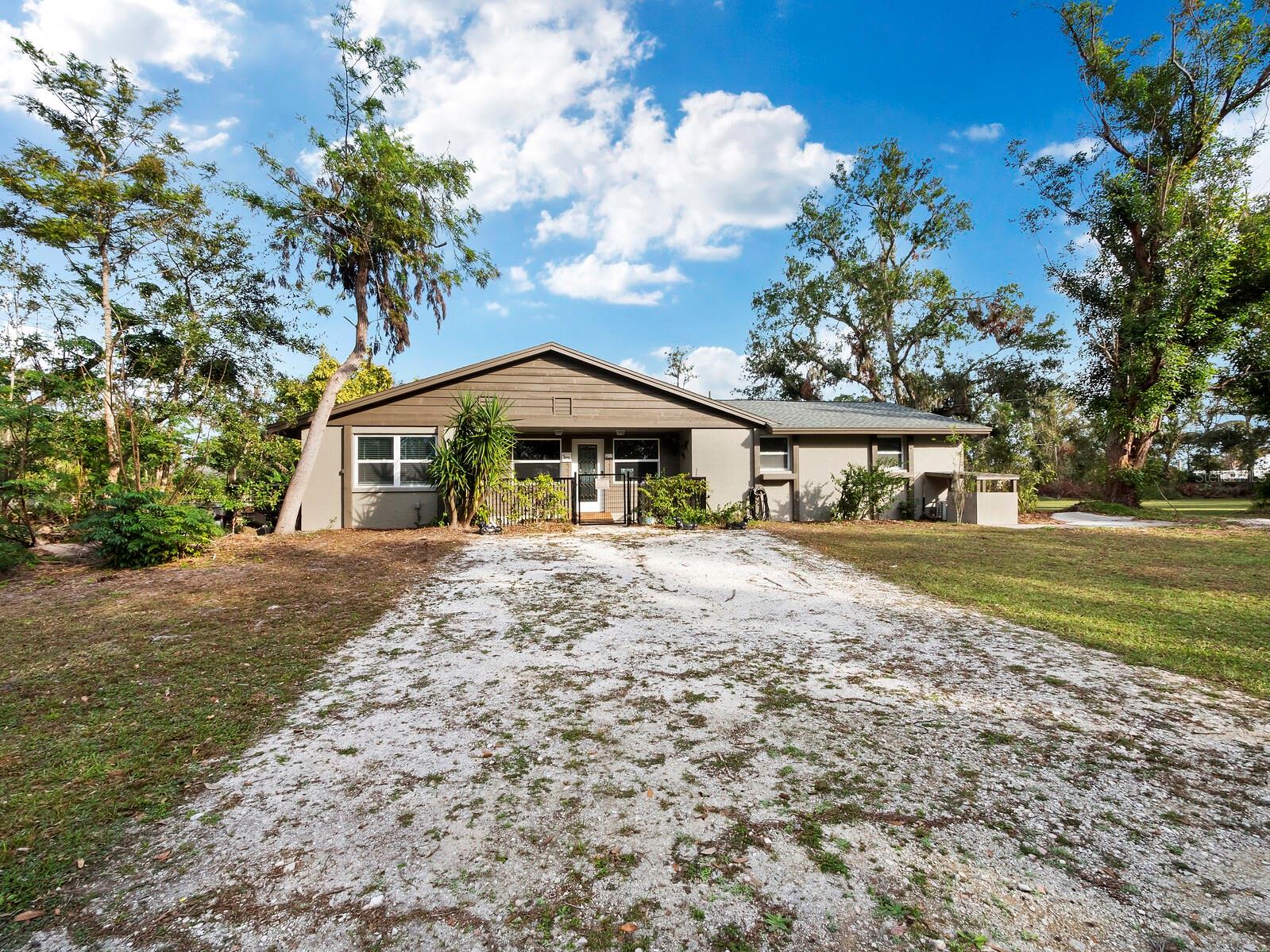 5645 Churchill Downs, Sarasota, FL 34241