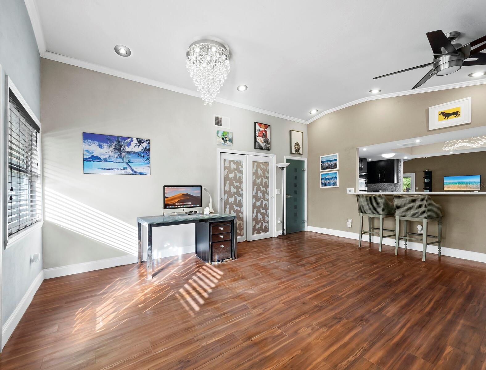 5645 Churchill Downs, Sarasota, FL 34241