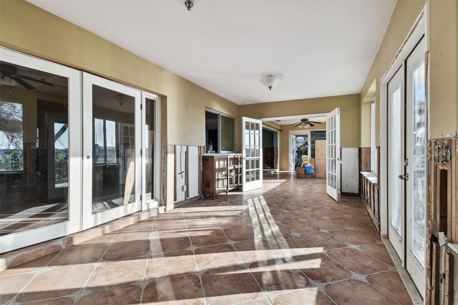 1836 Venetian Point, Clearwater, FL 33755