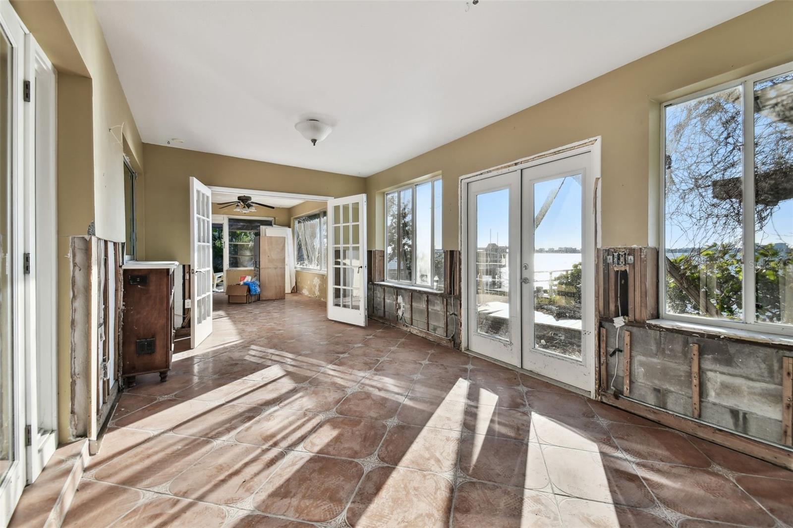 1836 Venetian Point, Clearwater, FL 33755
