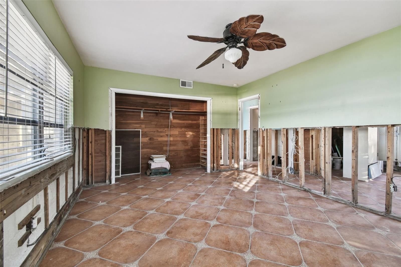 1836 Venetian Point, Clearwater, FL 33755