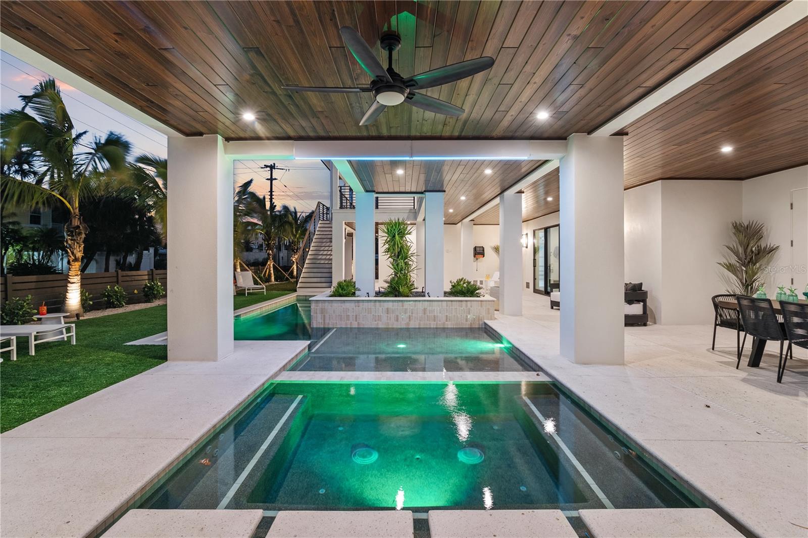 7007 Point of Rocks, Sarasota, FL 34242